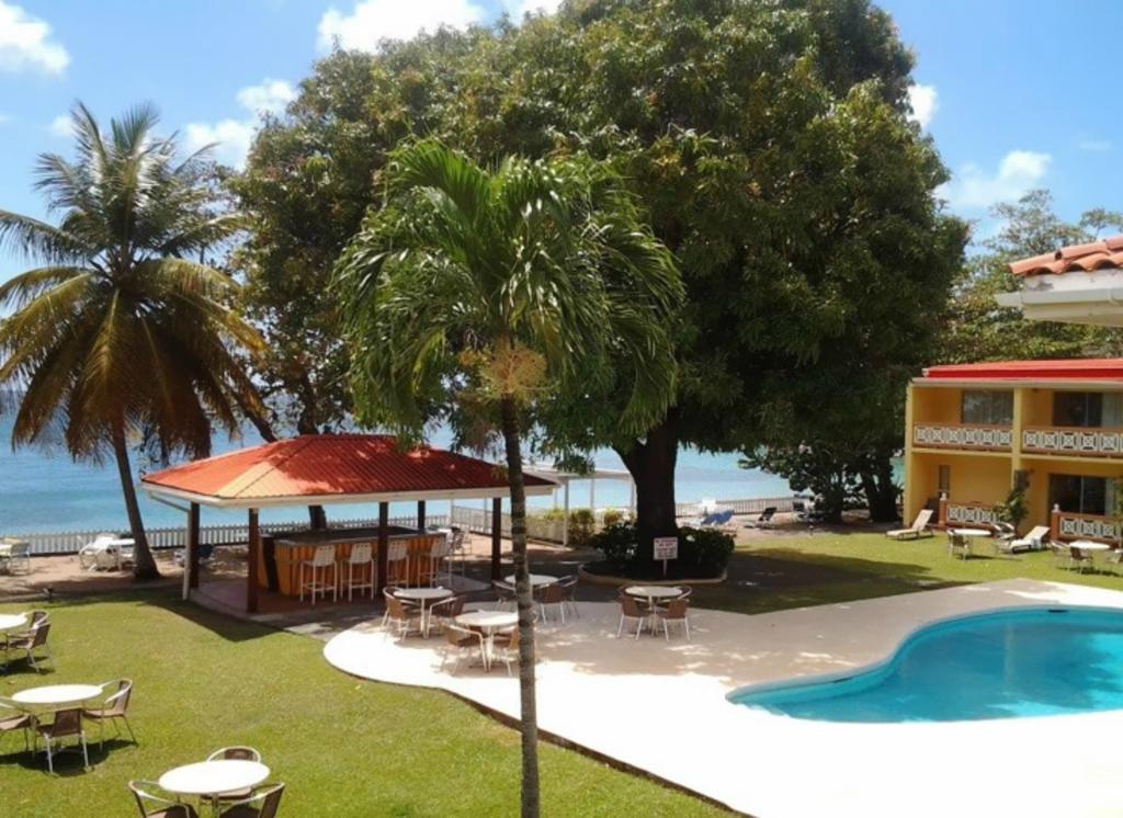 קינגסטאון Sunset Shores Beach Hotel מראה חיצוני תמונה