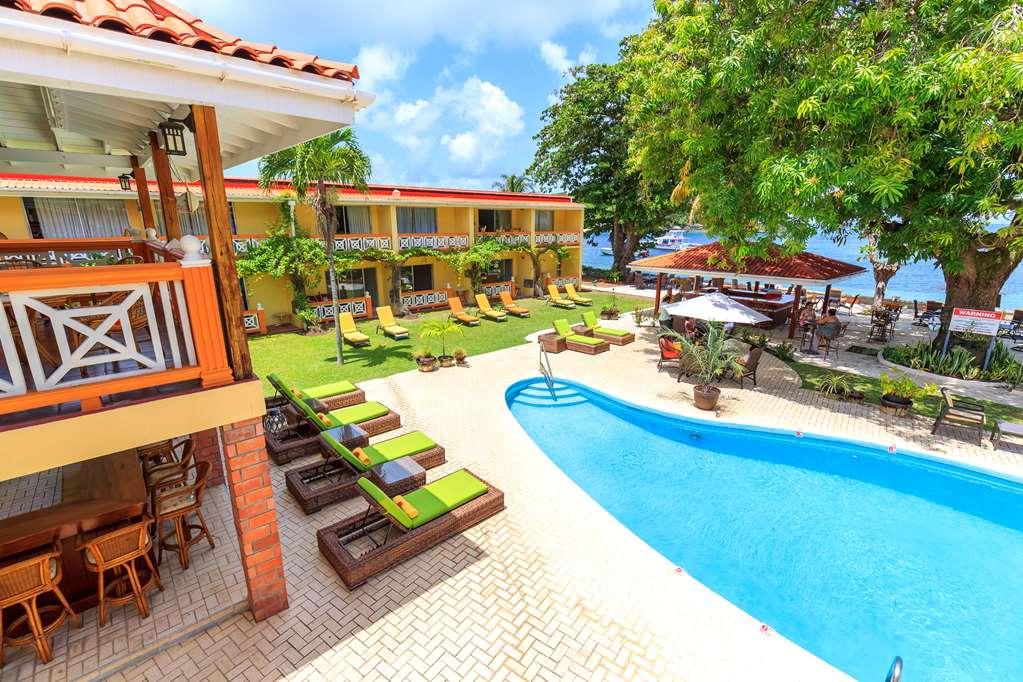 קינגסטאון Sunset Shores Beach Hotel מראה חיצוני תמונה