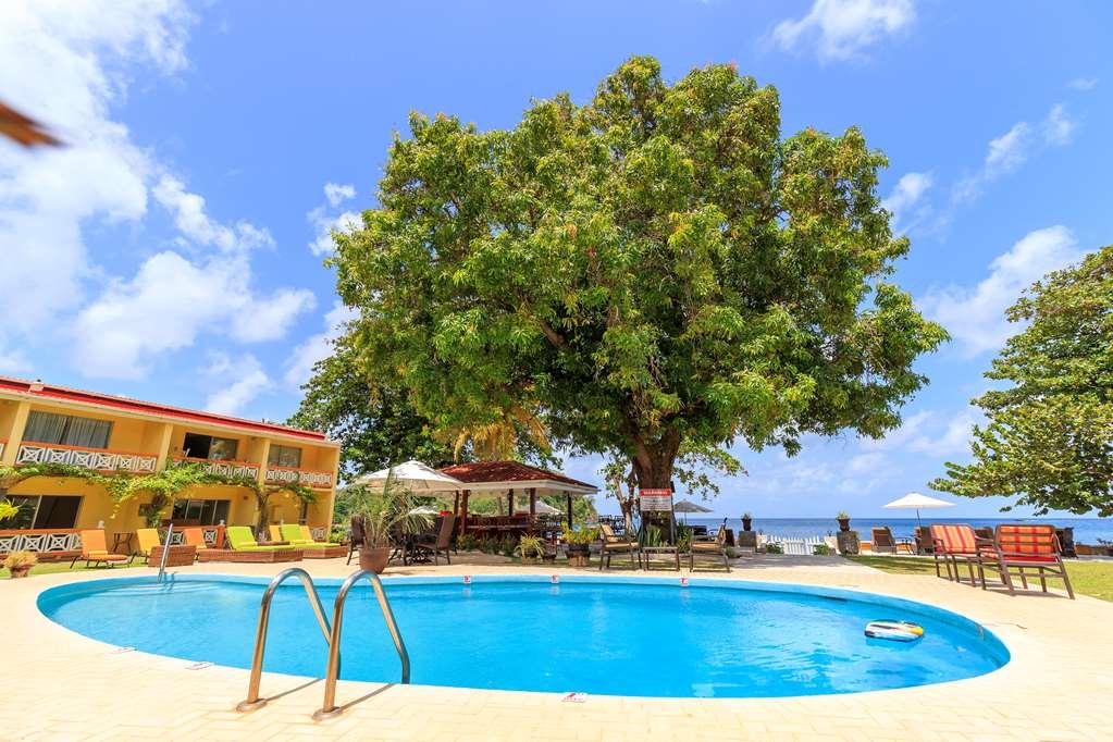 קינגסטאון Sunset Shores Beach Hotel מראה חיצוני תמונה