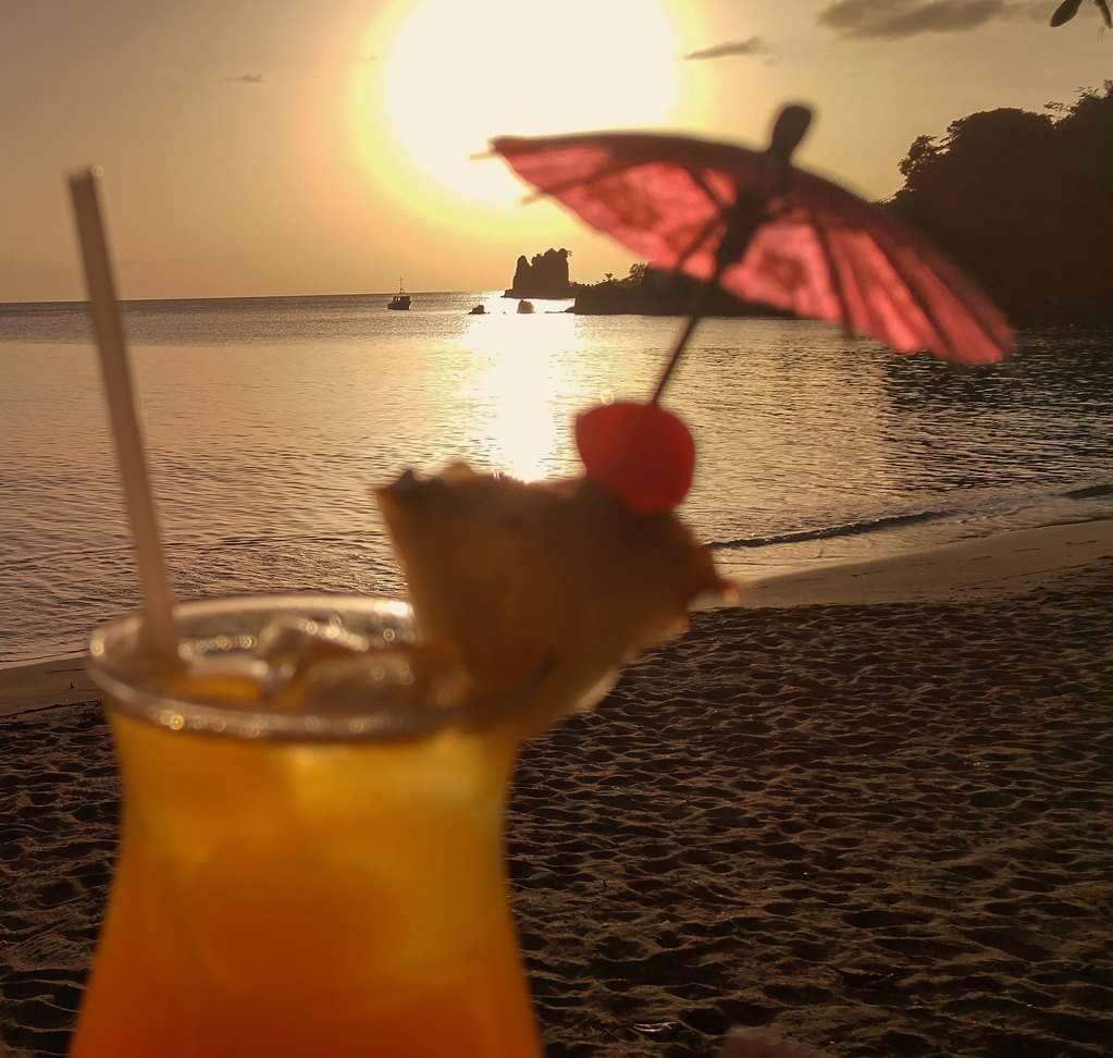 קינגסטאון Sunset Shores Beach Hotel מראה חיצוני תמונה