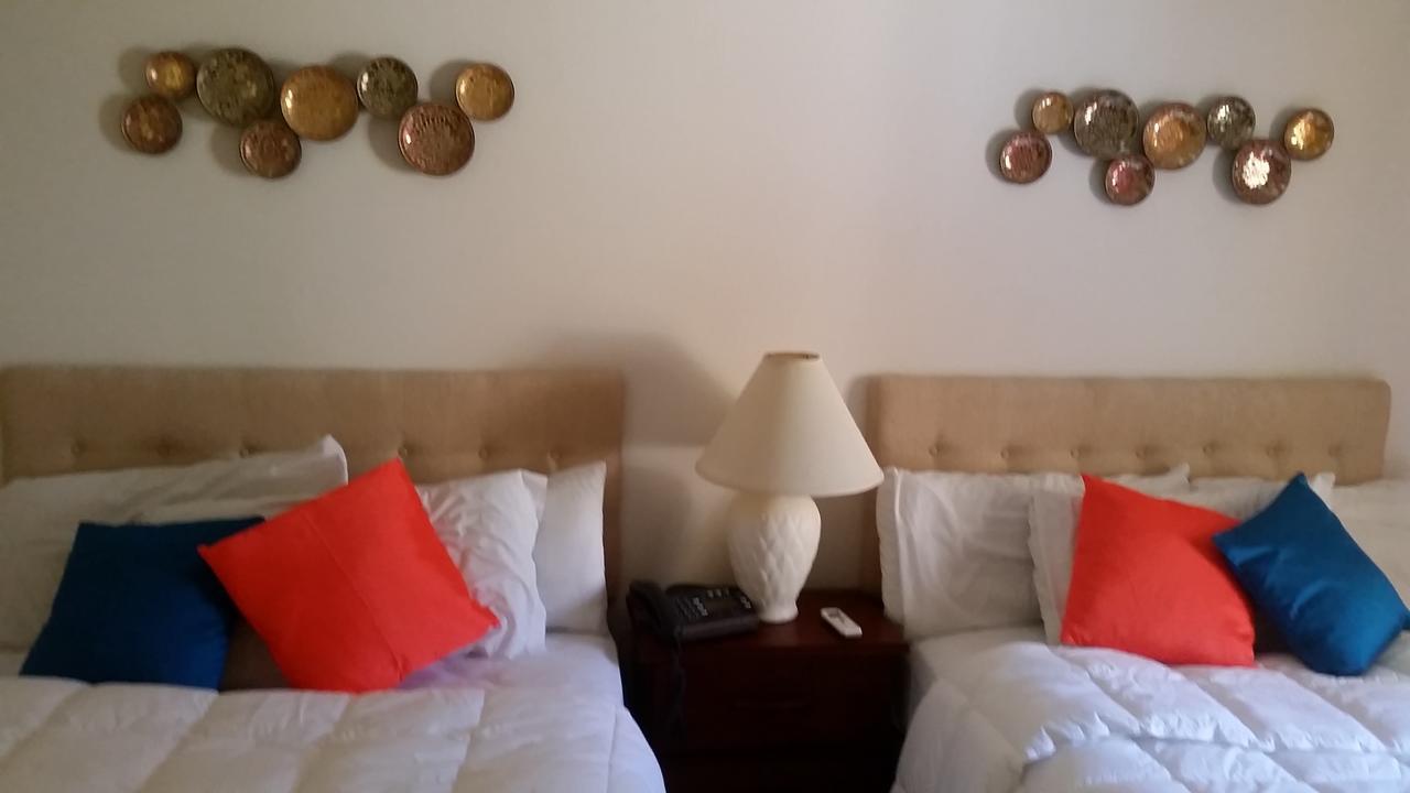 קינגסטאון Sunset Shores Beach Hotel מראה חיצוני תמונה
