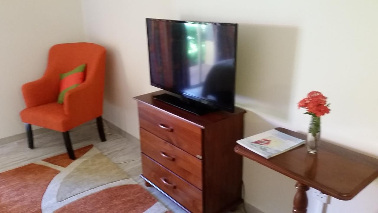 קינגסטאון Sunset Shores Beach Hotel מראה חיצוני תמונה