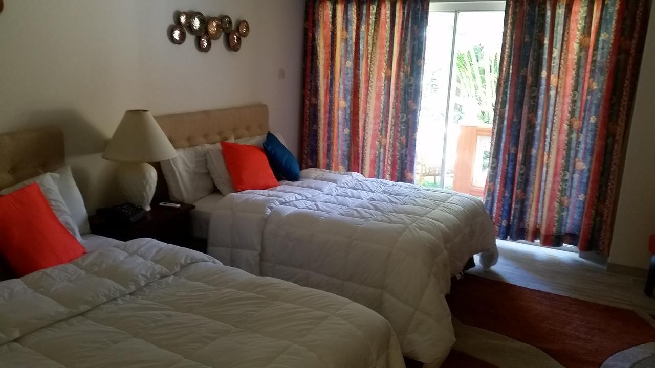 קינגסטאון Sunset Shores Beach Hotel מראה חיצוני תמונה