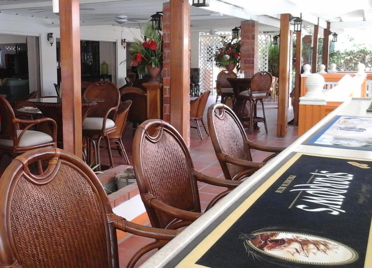 קינגסטאון Sunset Shores Beach Hotel מראה חיצוני תמונה