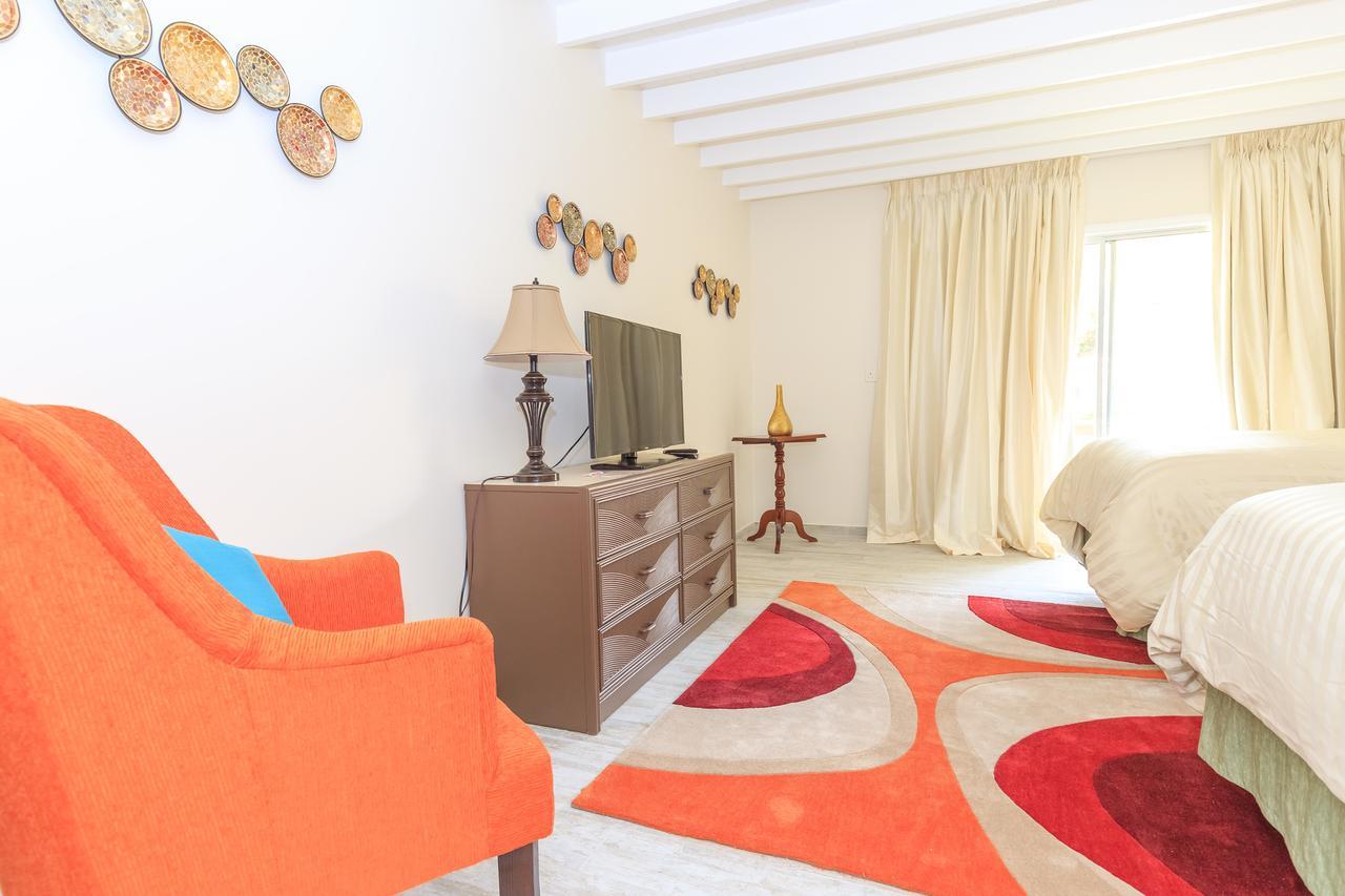 קינגסטאון Sunset Shores Beach Hotel מראה חיצוני תמונה